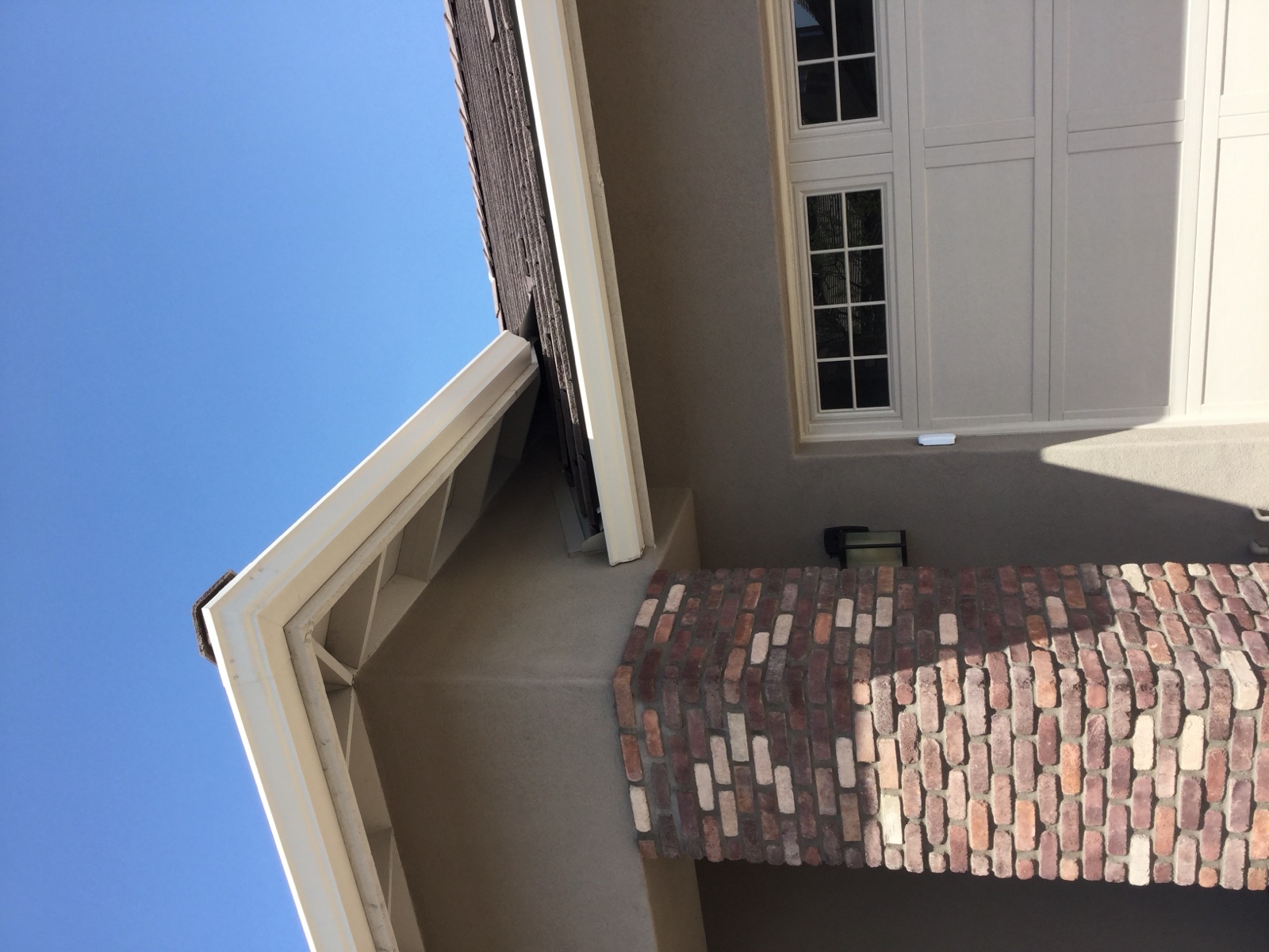 Rain gutter service in Green Valley