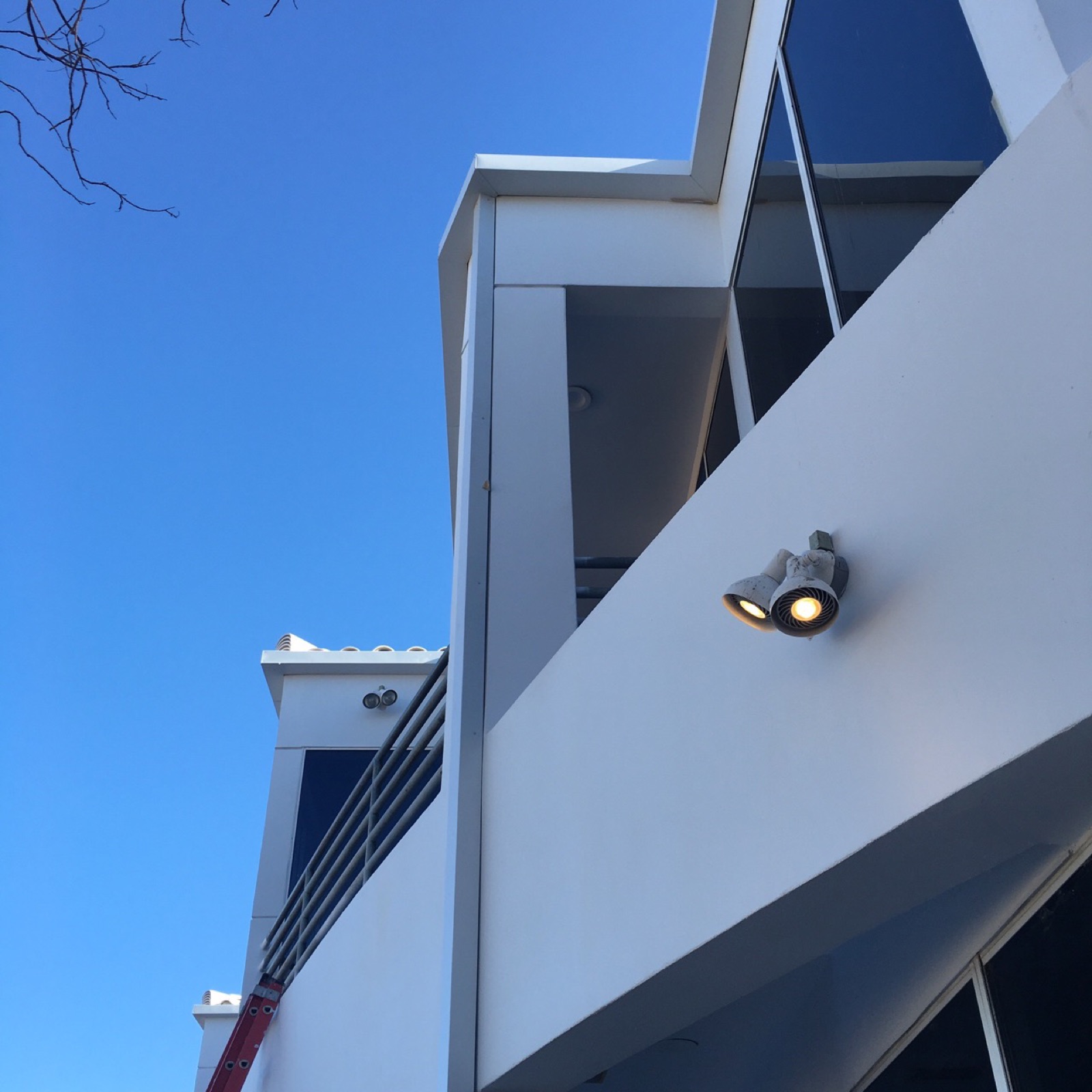 City Seamless specialty rain gutter installation detail.