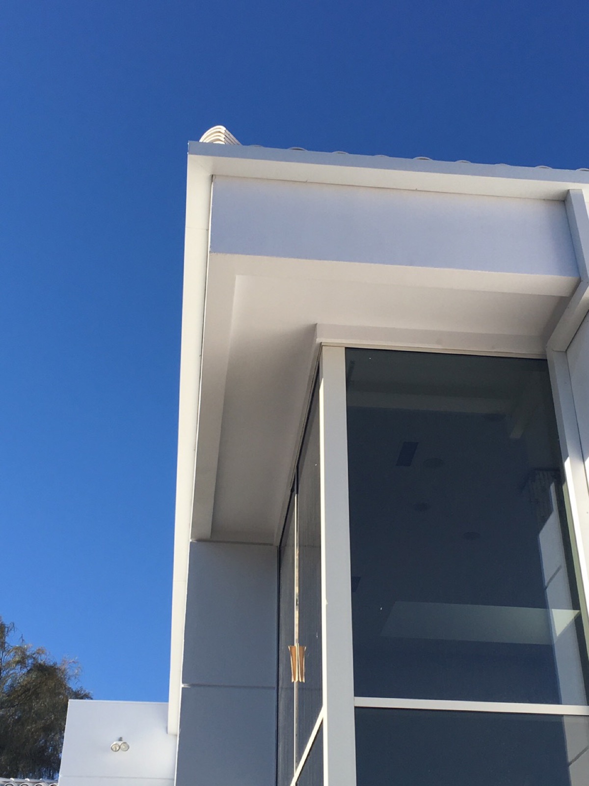 City Seamless specialty rain gutter installation detail.